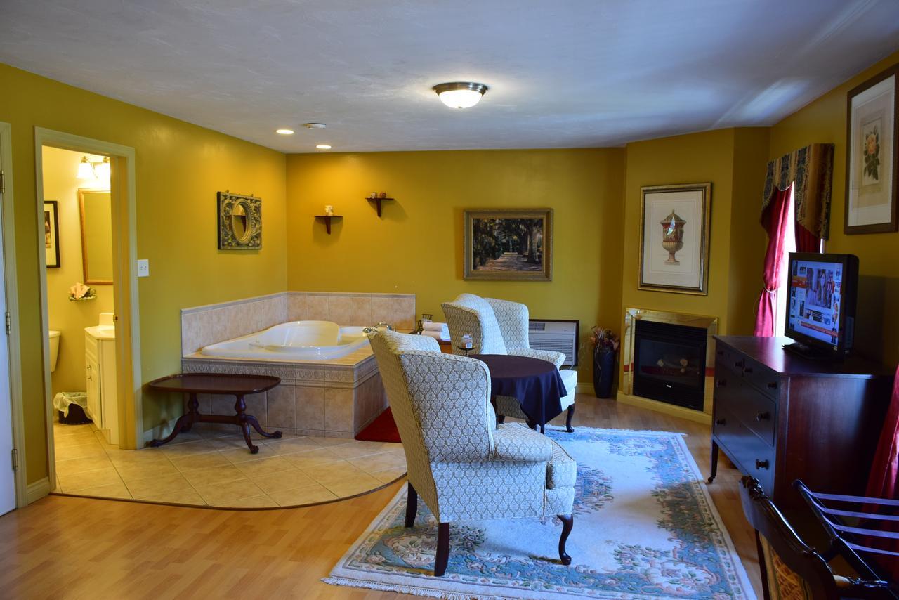 Auberge Wild Rose Inn Moncton Extérieur photo