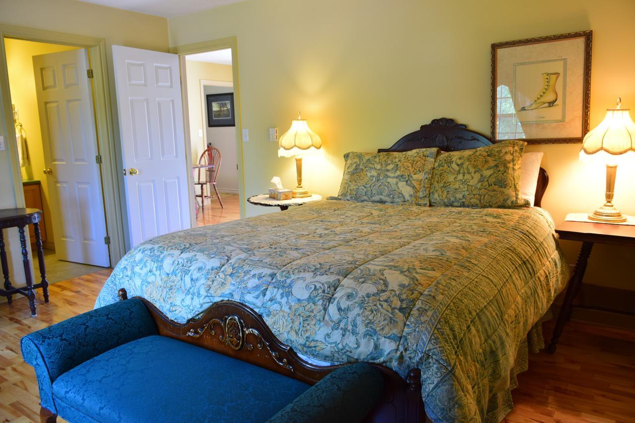 Auberge Wild Rose Inn Moncton Extérieur photo